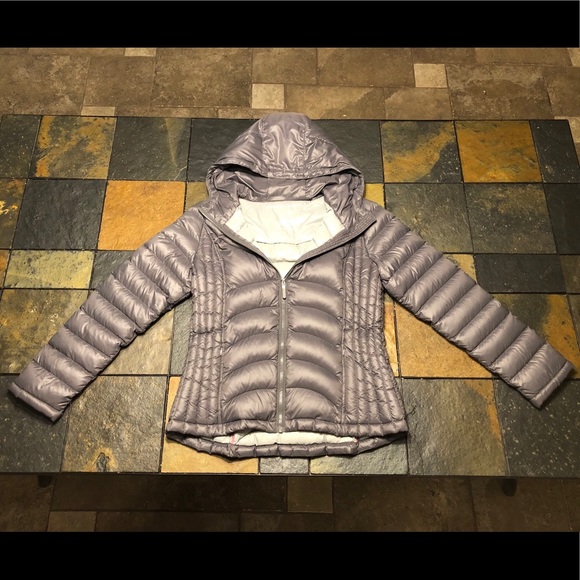 Andrew Marc Jackets & Blazers - Andrew Marc packable down hooded jacket size M